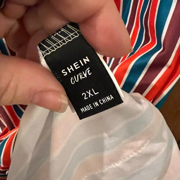🐻Size 2XL - Shein - Multi-Colored Striped Shift Dress w/Front Pockets - Picture 2 of 6